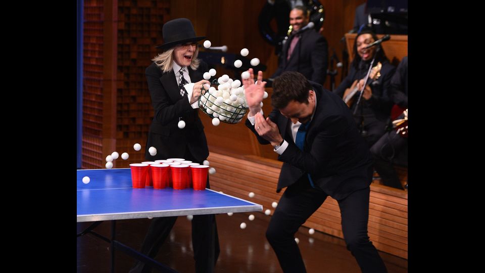 Diane Keaton e Jimmy durante la trasmissione The Tonight Show Starring Jimmy Fallon al Rockefeller Center il 29 aprile 2014 a New York City&nbsp;