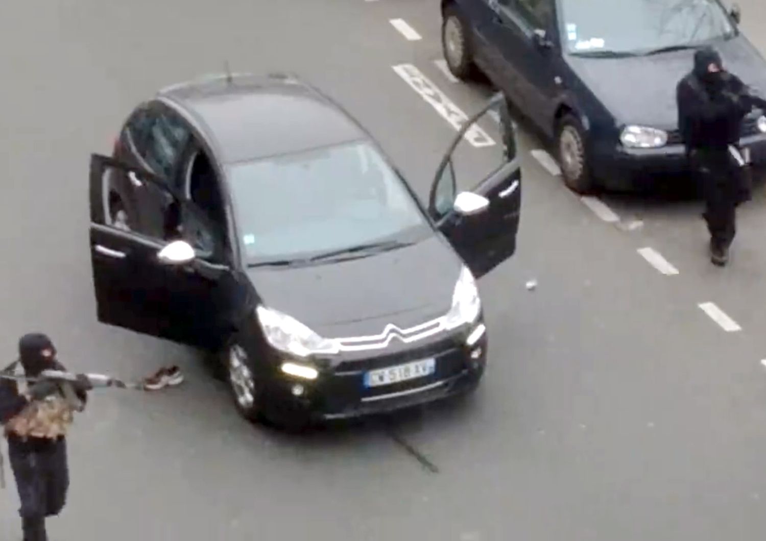L'attentato jihadista al settimanale satirico Charlie Hebdo, dove hanno perso la vita 12 persone (7 gennaio) (Afp)