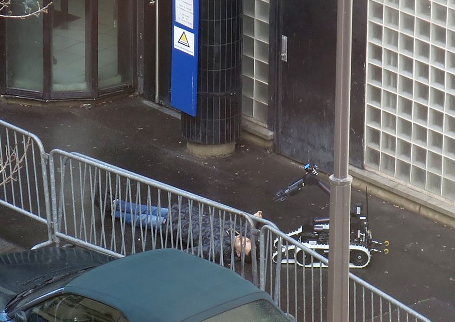 Parigi, ucciso uomo che ha tentato di entrare in un commissariato di Polizia (Afp) &nbsp;
