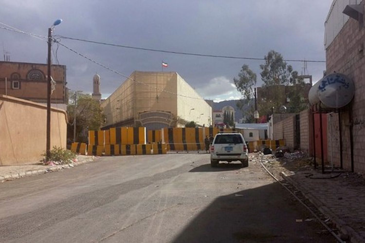 &nbsp;Amabasciata iraniana a Sanaa - afp