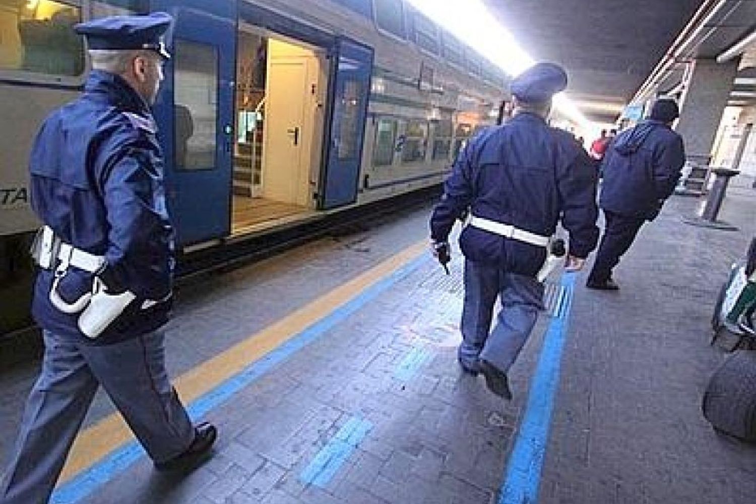 &nbsp; Polfer polizia ferroviaria