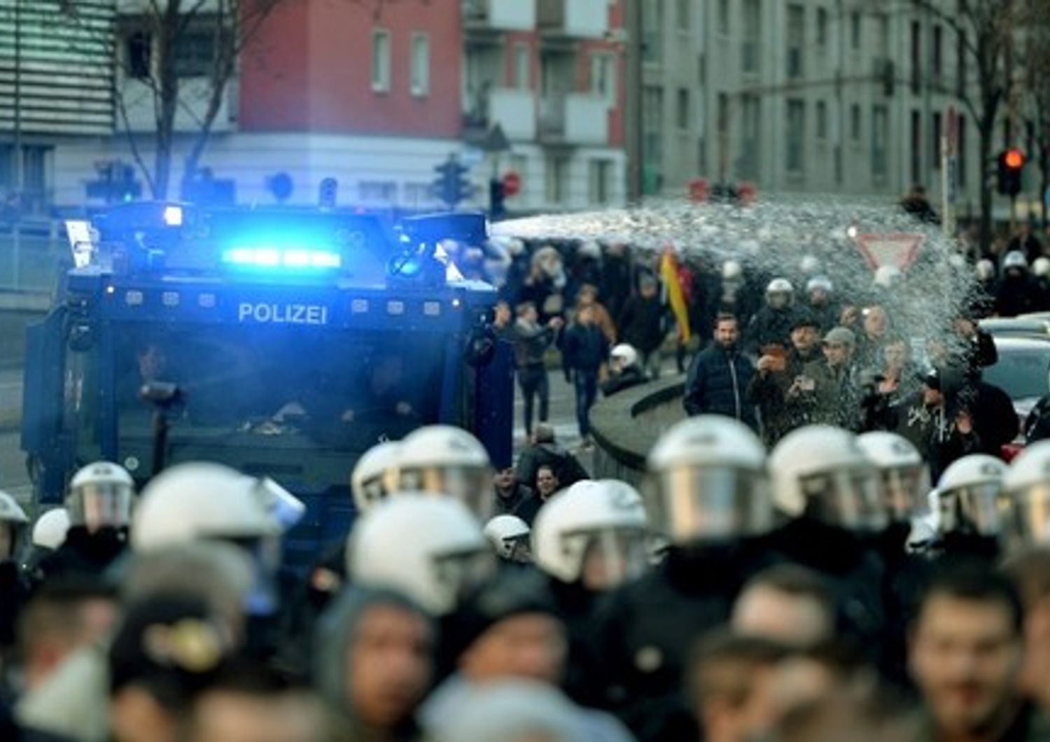 &nbsp;Scontri a Colonia (Afp)