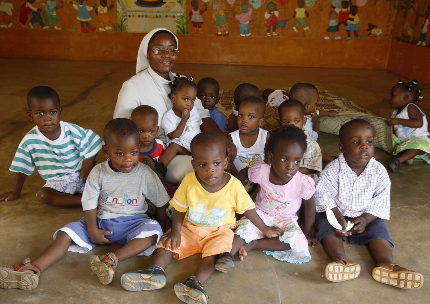&nbsp;bambini africani orfani ebola villaggio (afp)