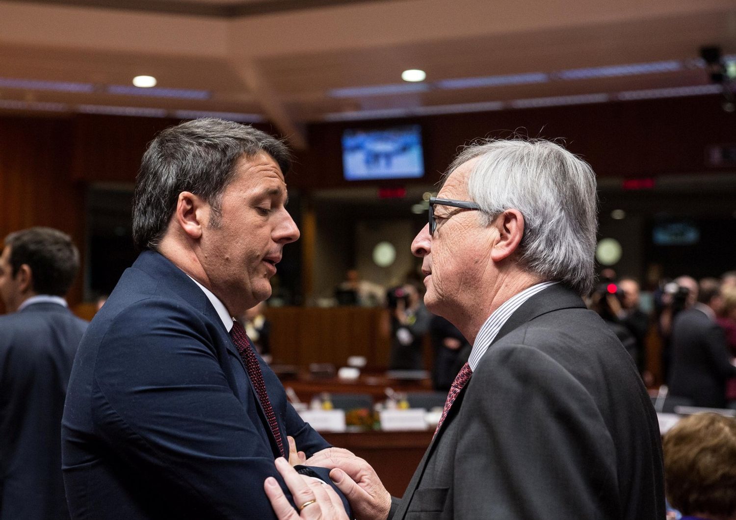 &nbsp;Renzi e Juncker (Afp)