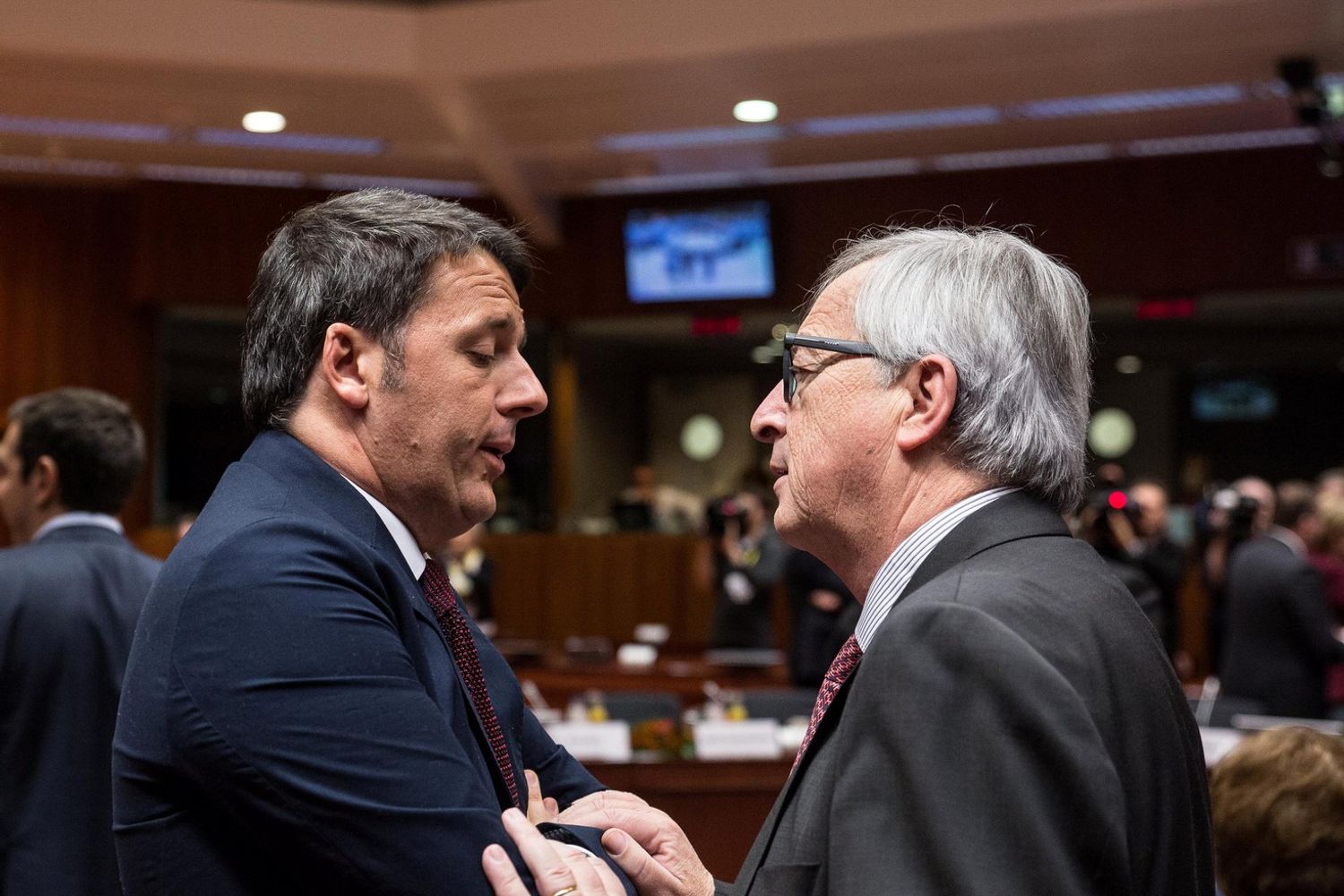 &nbsp;Renzi e Juncker (Afp)