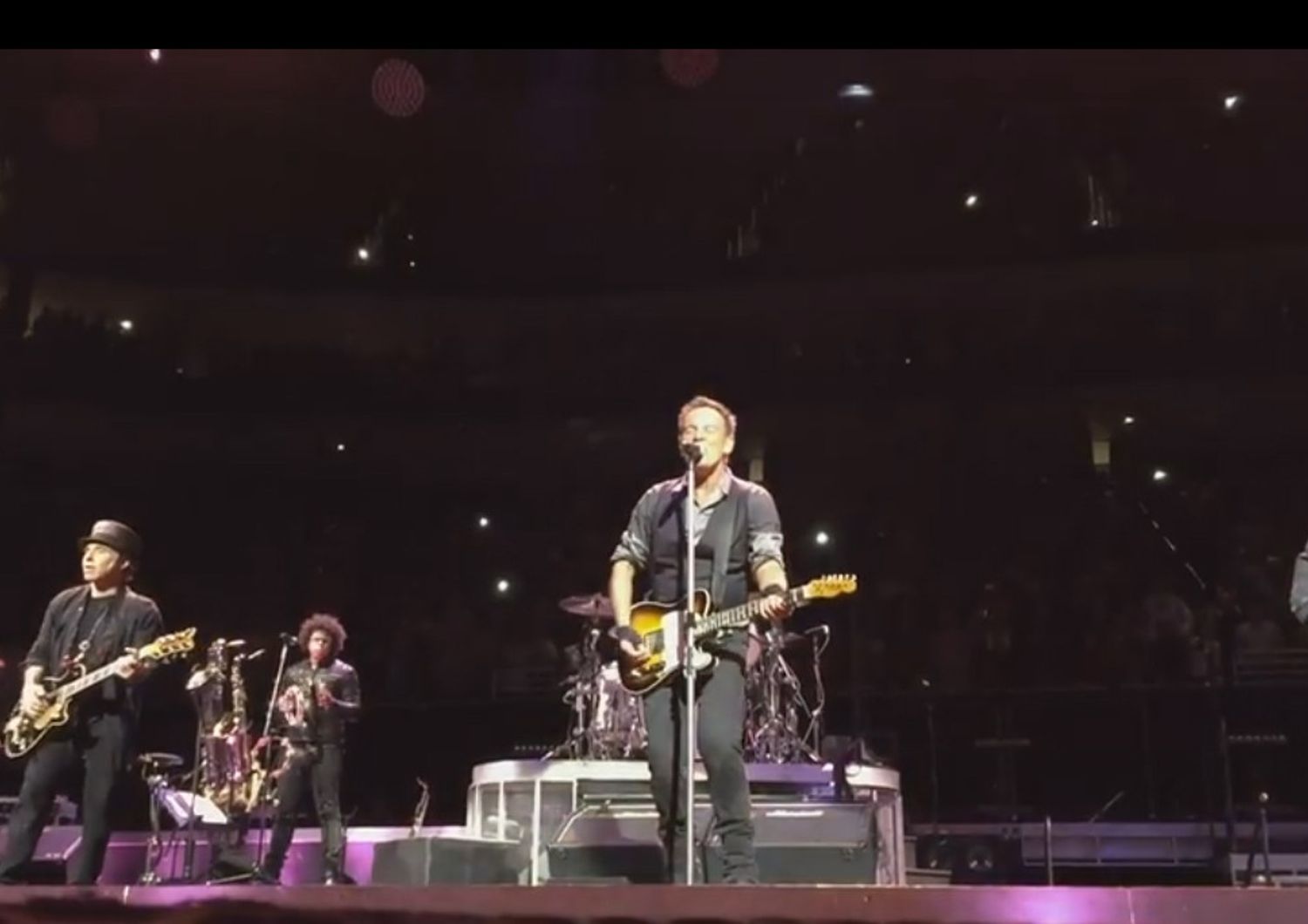 Bruce Springsteen canta Rebel Rebel&nbsp;