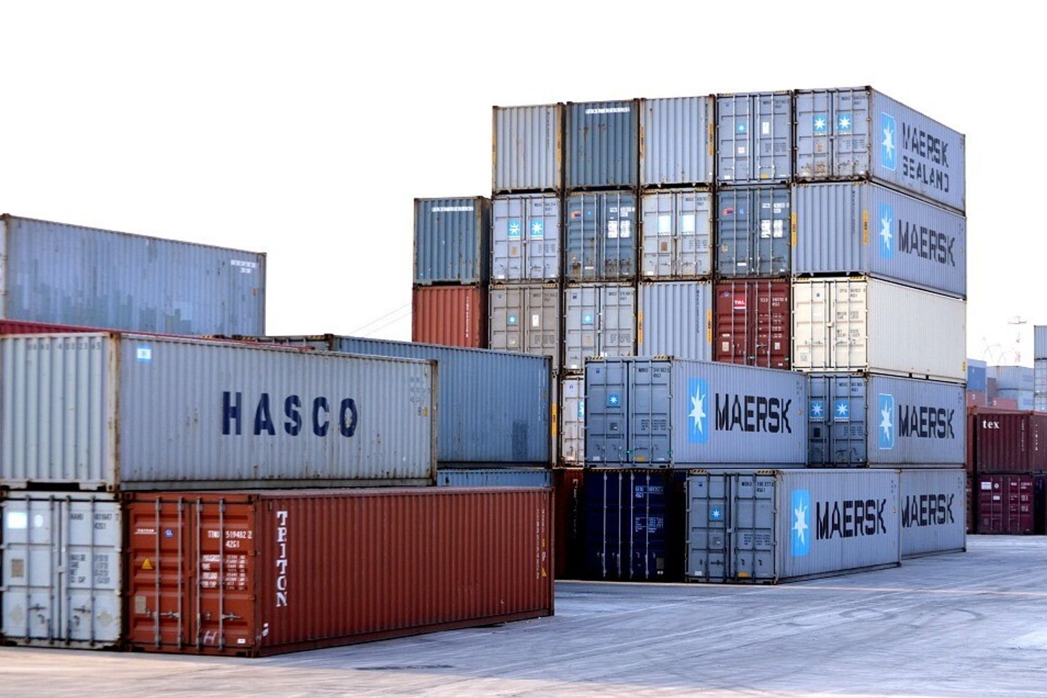 &nbsp; esportazione export carico container commercio estero - pixabay