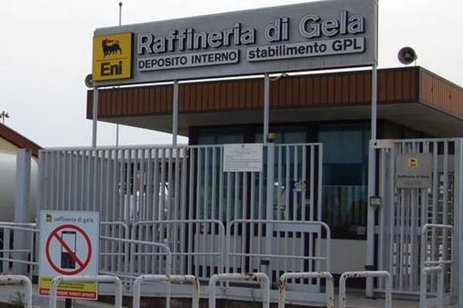 &nbsp;Eni raffineria di Gela - twitter