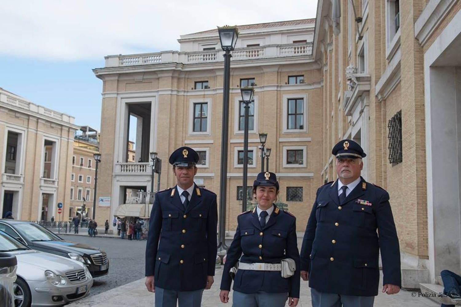 &nbsp;Roma polizia vaticano poliziotta ostetrica - fb agente lisa
