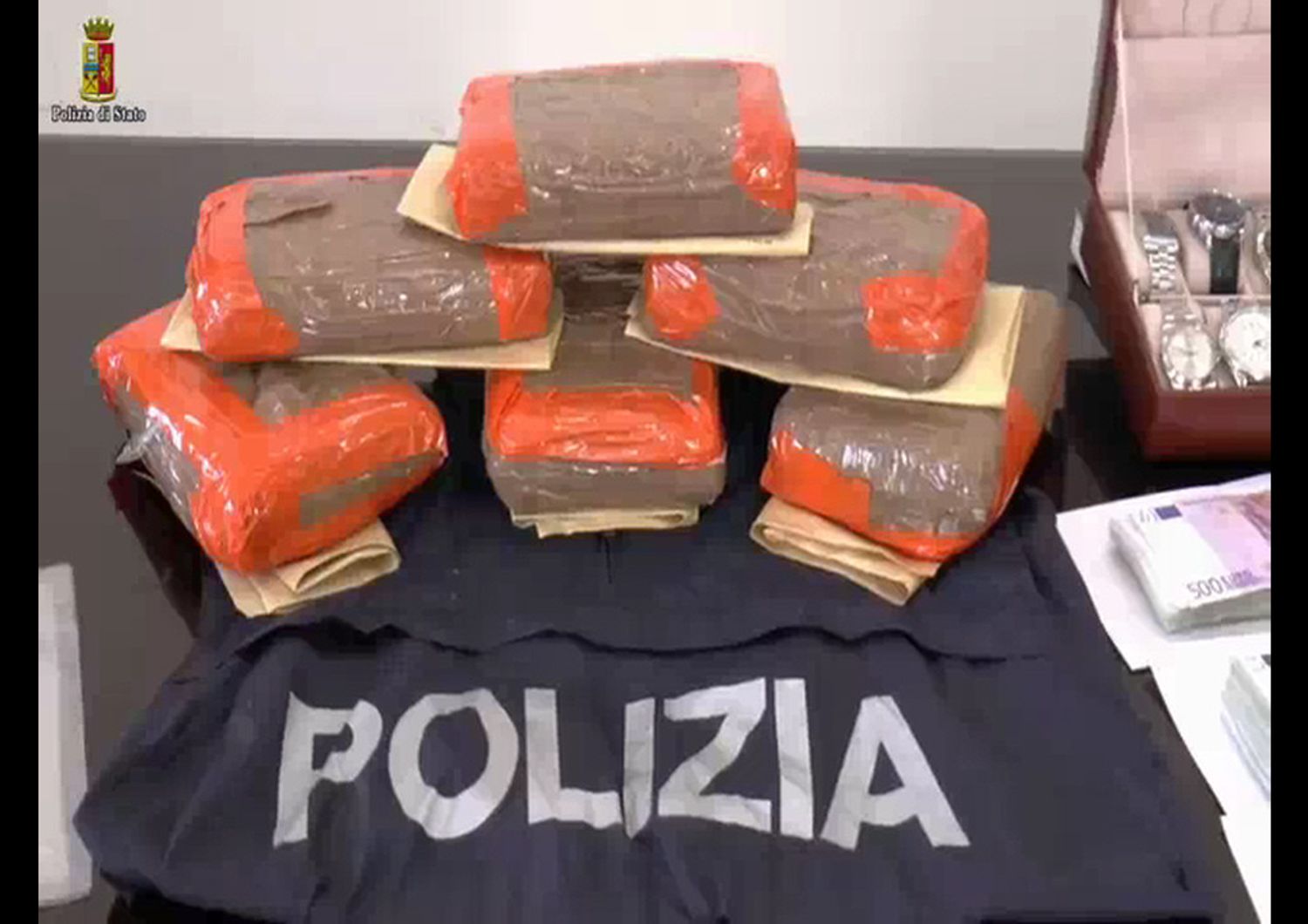 Polizia arresta autotrasportatore italiano con 7,2 kg di coca &nbsp;