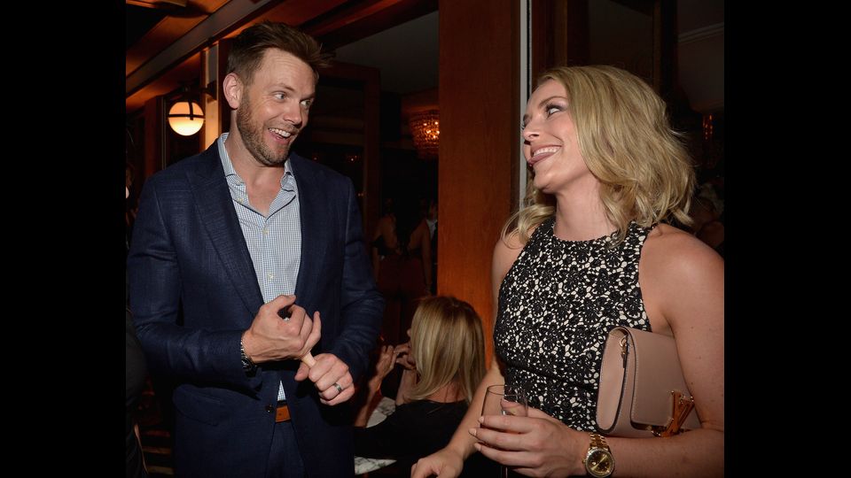 Lindsey Vonn con l'attore Joel McHale alla festa dell'Audi alla Emmy Week 2015 &nbsp;- afp
