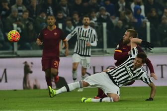 Roma Juve De Rossi Mandzukic (Afp)