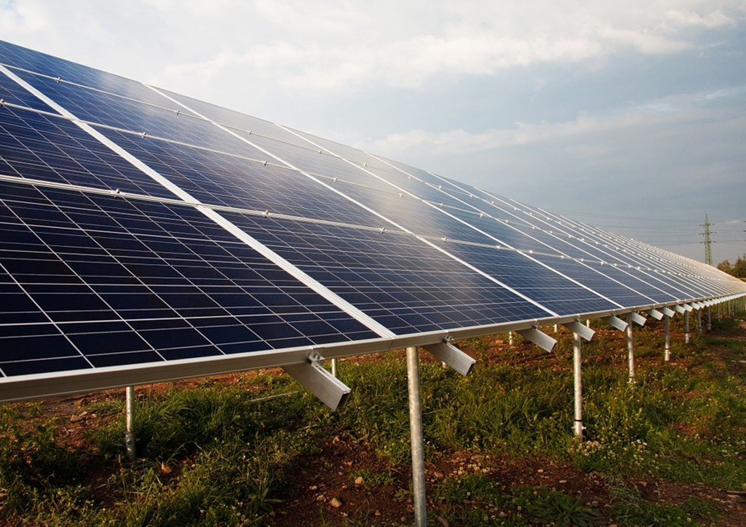 energia rinnovabili pannelli solari fotovoltaico - pixabay
