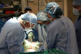 &nbsp;sala operatoria chirurgo operazione trapianto - pixabay