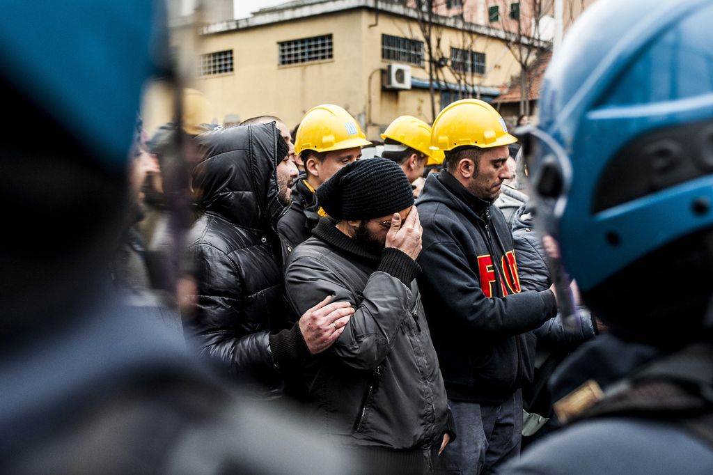 &nbsp;Lavoratori Ilva in sciopero, momenti di tensione con la polizia