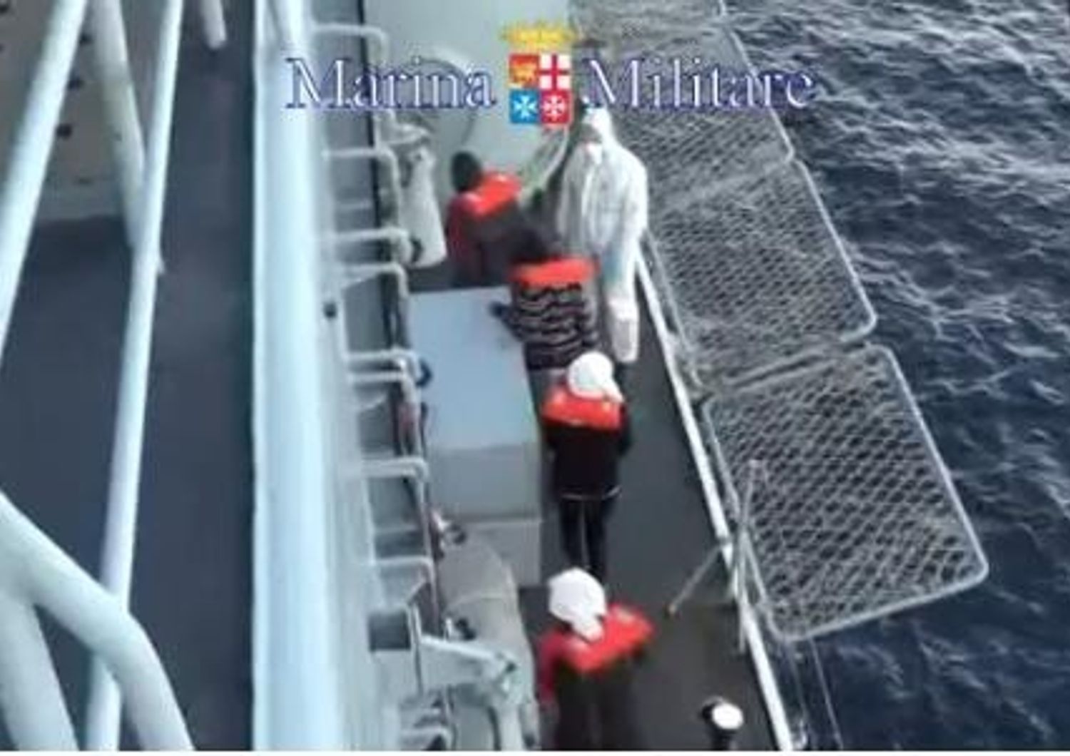 &nbsp;migranti marina militare nave bettica - marinamilitare