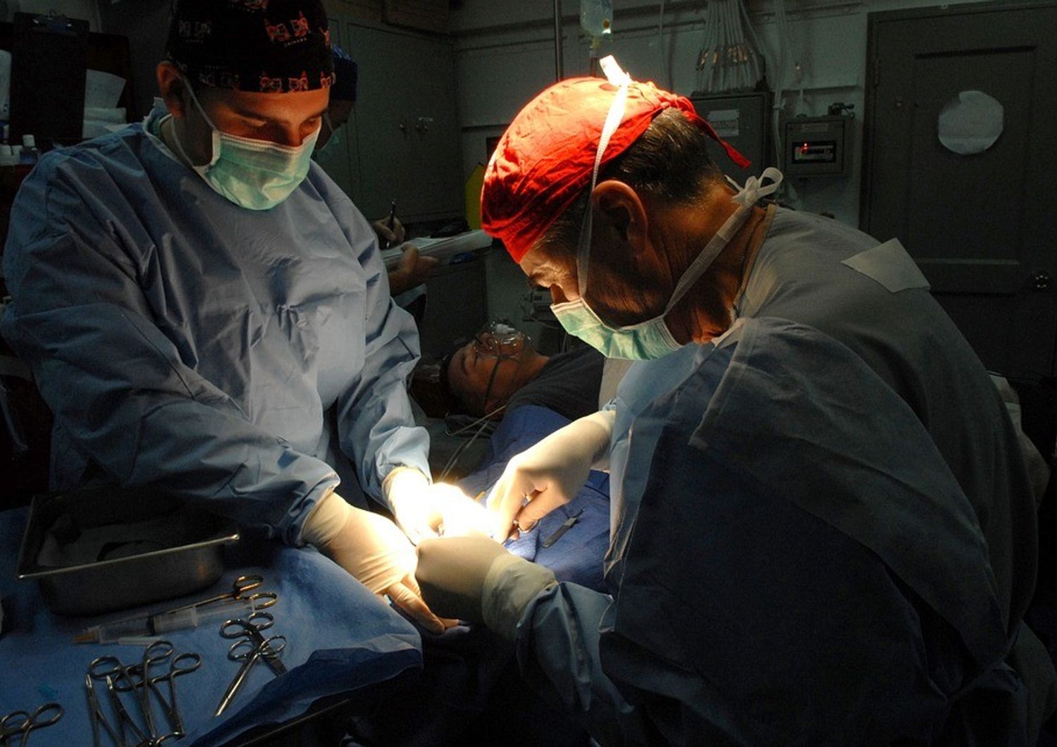 &nbsp; chirurgo chirurghi medici trapianto ospedale operazione sala operatoria - pixabay