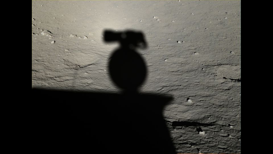 &nbsp;La luna come non si &egrave; mai vista, le foto del rover cinese Yutu (foto da CNSA)