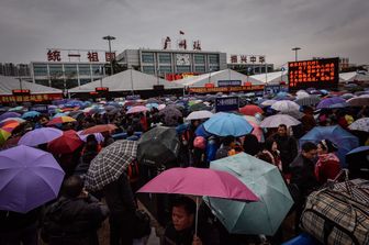 Capodanno cinese, mega coda da 100mila persone a Canton
