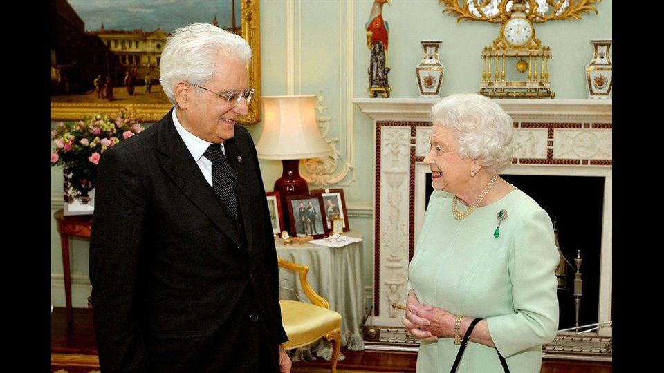 Con &nbsp;la Regina Elisabetta II a Buckingham Palace (maggio 2015)
