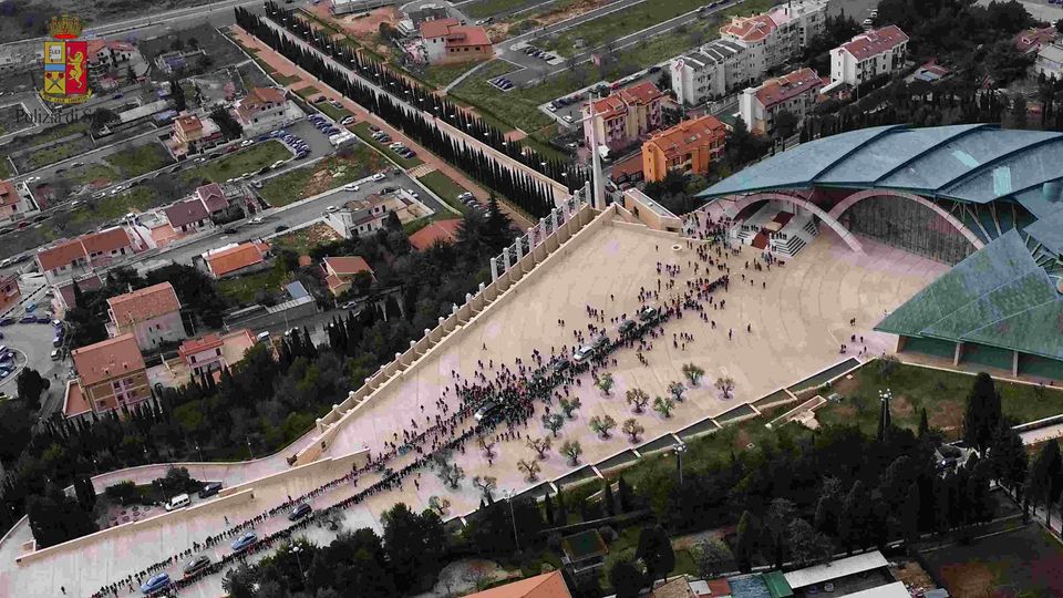 Partenza San Pio per Roma da San Giovanni Rotondo (foto Polizia Stato)
