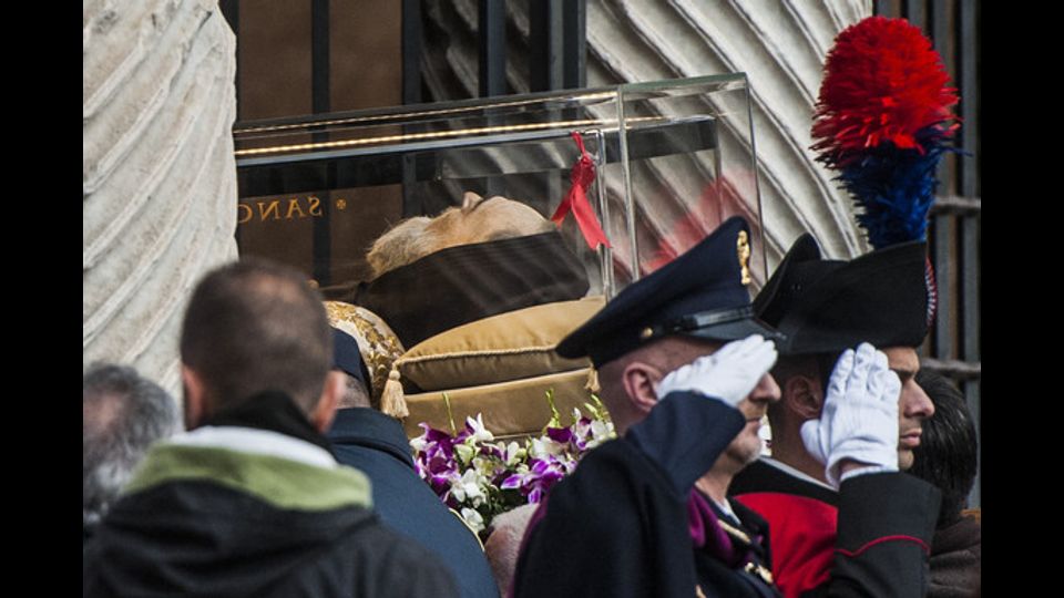 L'arrivo di San Pio a Roma nella Basilica di San Lorenzo fuori le Mura (Agf)