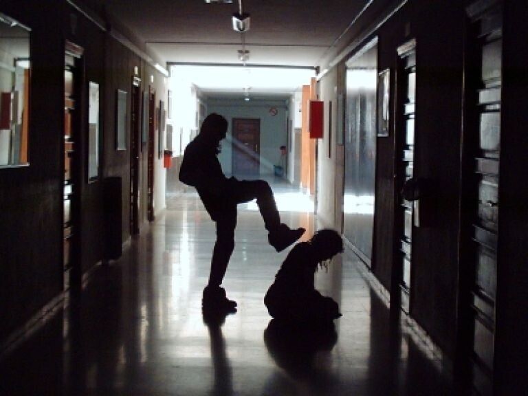&nbsp;bullismo emarginazione ragazzo scuola