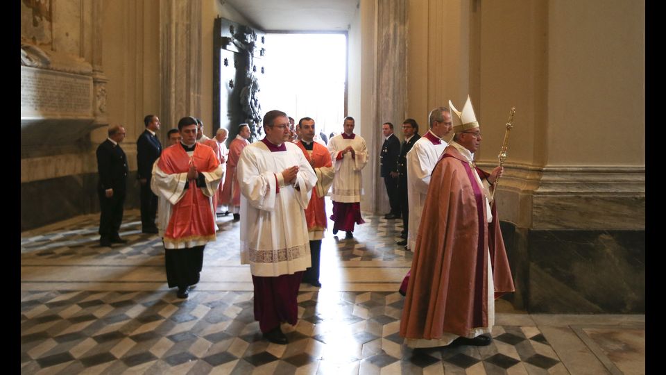 L'apertura della Porta Santa a San Giovanni in Laterano  (8 dicembre 2015) (Afp)&nbsp;