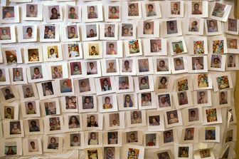 Etiopia 2009. Fotografie di ragazze che non sono state sottoposte a mutilazioni adornano le pareti dell'ufficio di un'organizzazione di attiviste per i diritti umani nella citta' di Awash Sabat Kilo