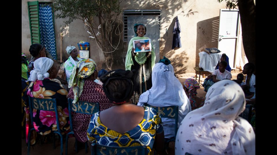 Mali, 2012. Una riunione di sensibilizzazione contro la pratica nella capitale Bamako, organizzata dall'Unicef e una ong locale