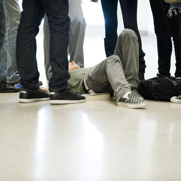 Bullismo, baby gang, maltrattamenti, violenza giovani