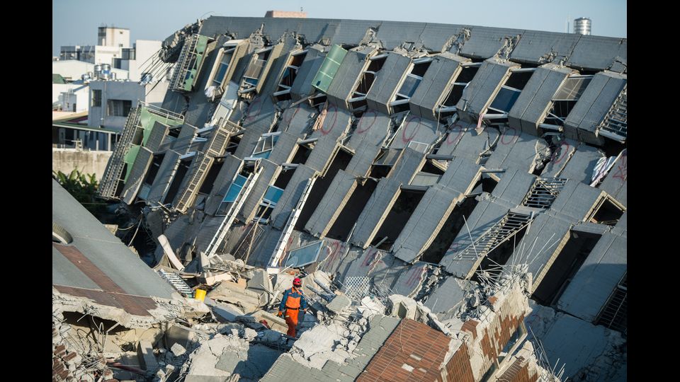 &nbsp;Terremoto a Taiwan, si scava sotto le macerie&nbsp;