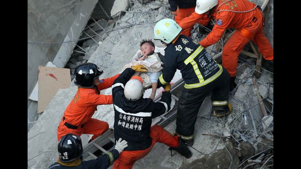 &nbsp;Terremoto a Taiwan, si scava sotto le macerie&nbsp;