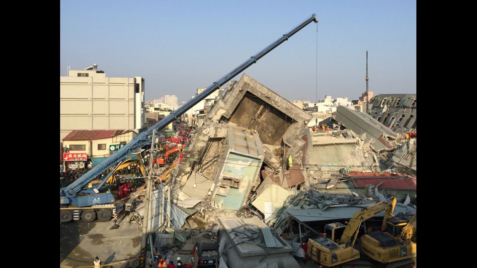 &nbsp;Terremoto a Taiwan, si scava sotto le macerie&nbsp;