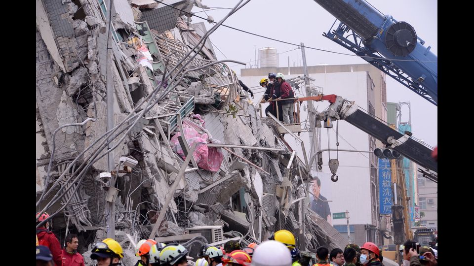 &nbsp;Terremoto a Taiwan, si scava sotto le macerie&nbsp;