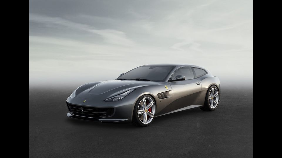 Debutta a Ginevra la Ferrari GTC4Lusso&nbsp;