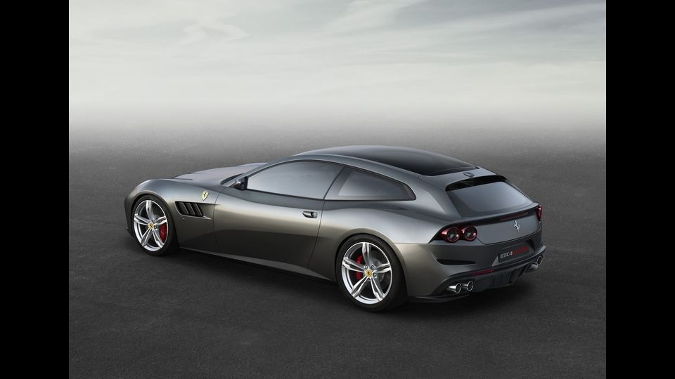 Al Salone di Ginevra debutta la Ferrari GTC4Lusso, il nuovo modello quattro posti - leggi l'articolo&nbsp;