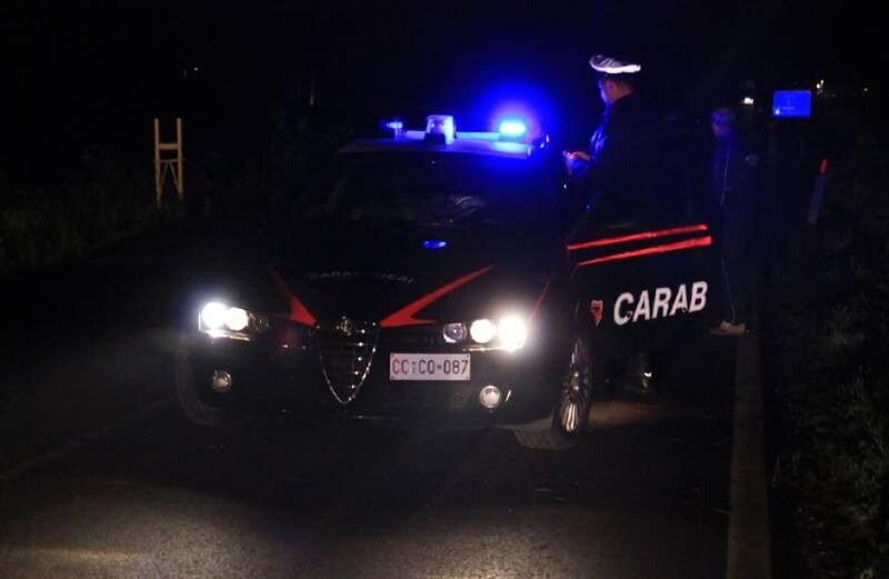 &nbsp;carabinieri auto di notte - fb