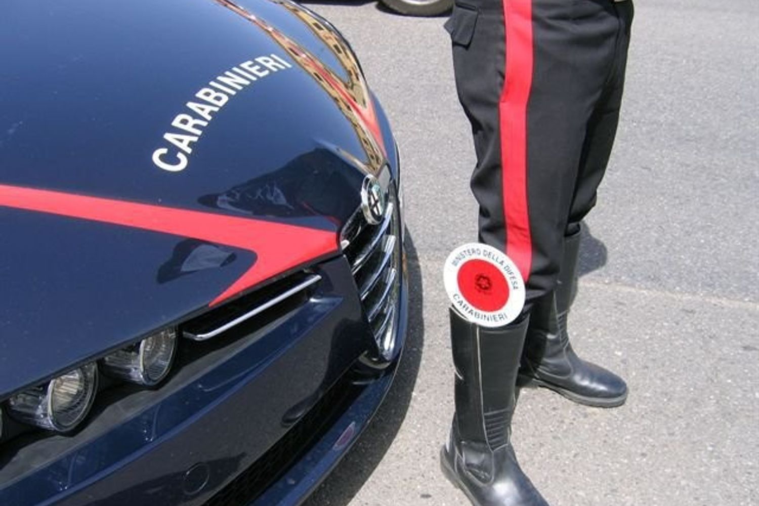 &nbsp;carabinieri posto di blocco paletta - fb