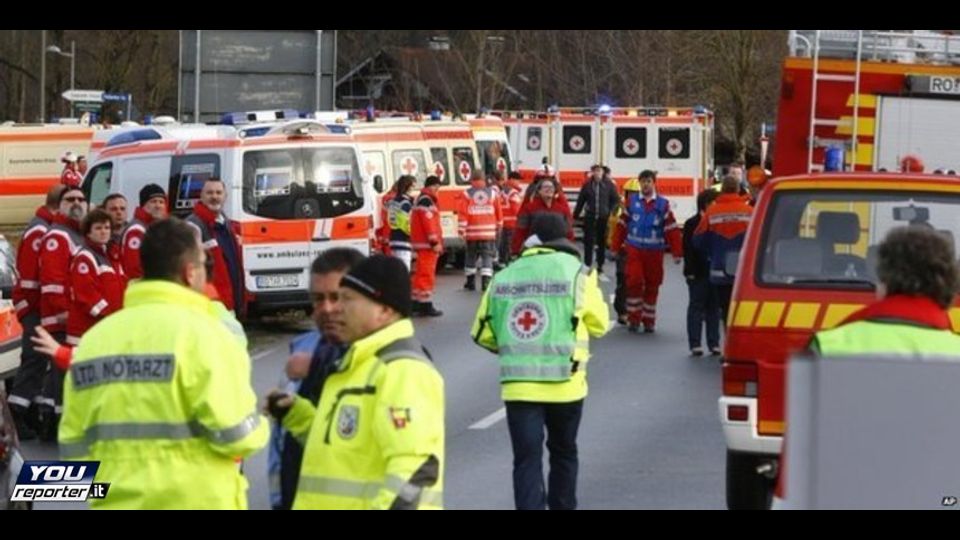 &nbsp; Baviera: lo scontro dei treni a Bad Aibling, sulla linea tra Rosenheim e Holzkirchen&nbsp;(fonte: Youreporter)