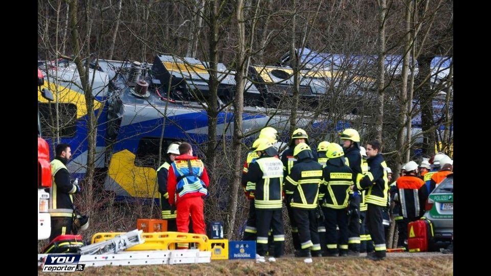 &nbsp; Baviera: lo scontro dei treni a Bad Aibling, sulla linea tra Rosenheim e Holzkirchen&nbsp;(fonte: Youreporter)