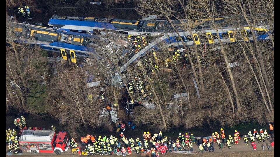&nbsp; &nbsp;Baviera: lo scontro dei treni a Bad Aibling, sulla linea tra Rosenheim e Holzkirchen&nbsp;(fonte: afp)
