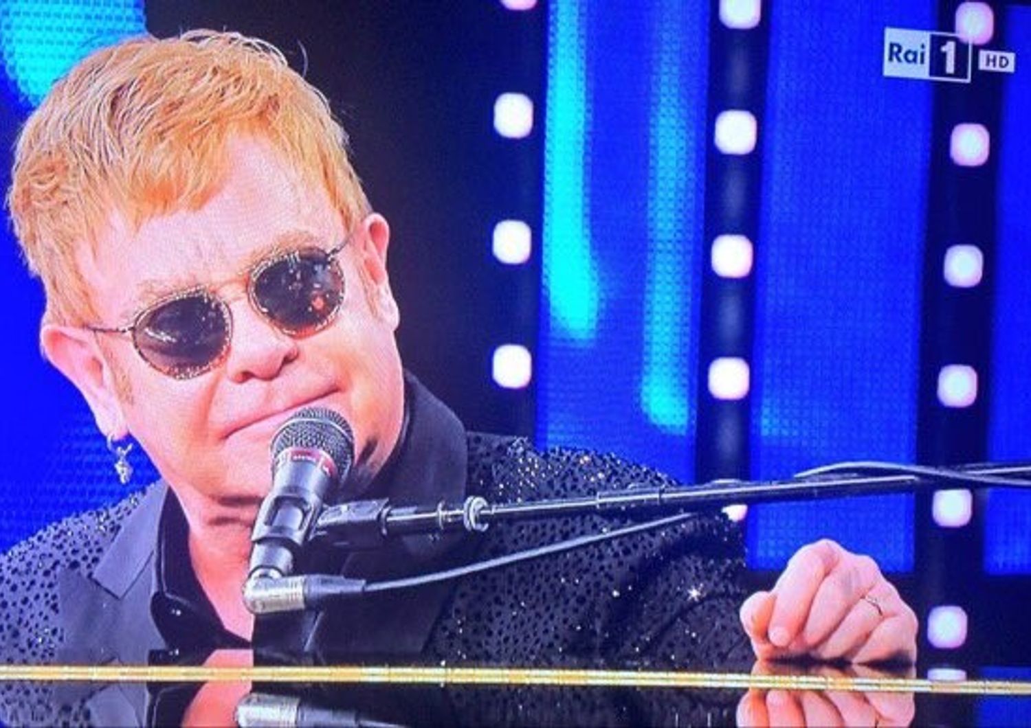 Elton John a Sanremo &quot;felice di essere padre&quot;