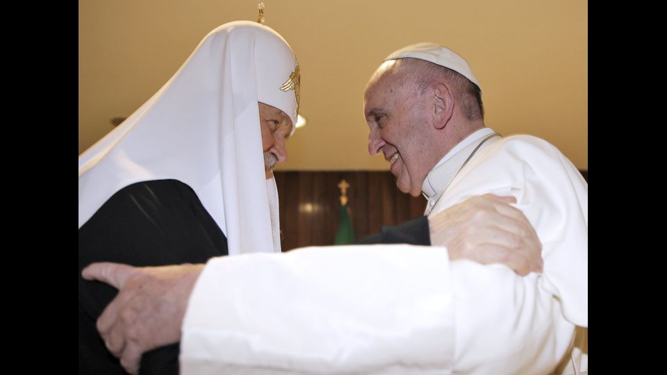 &nbsp;Papa abbraccia Kirill, poi l'incontro &quot;tanto voluto&quot;