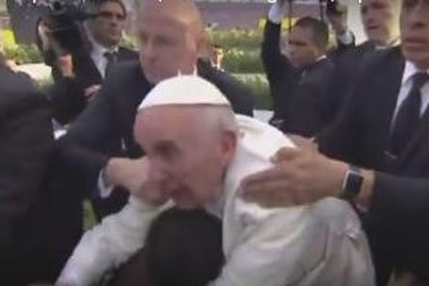 Papa in Messico rischio caduta (youtube)&nbsp;