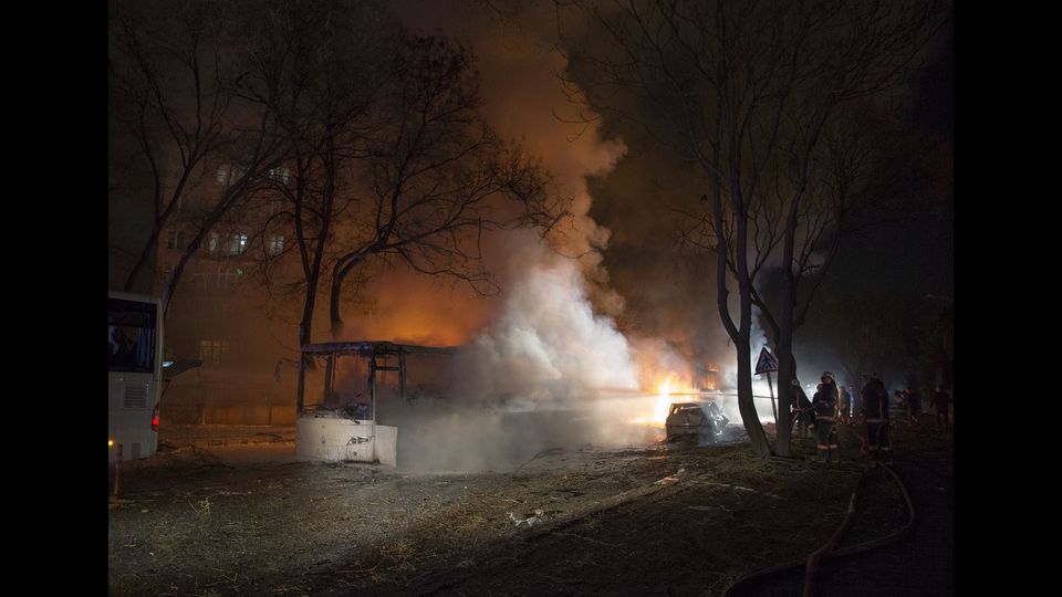 &nbsp;Autobomba ad Ankara, strage di militari (afp)