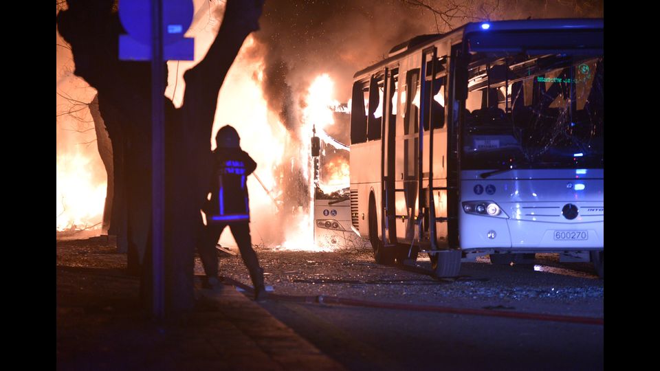 &nbsp;Autobomba ad Ankara, strage di militari&nbsp;(afp)