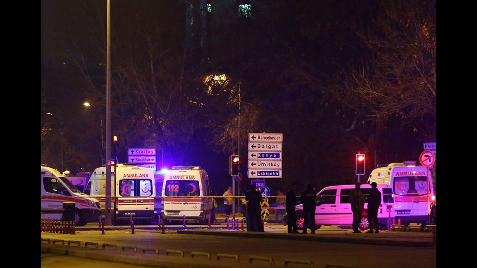 &nbsp; Autobomba ad Ankara, strage di militari&nbsp;(afp)