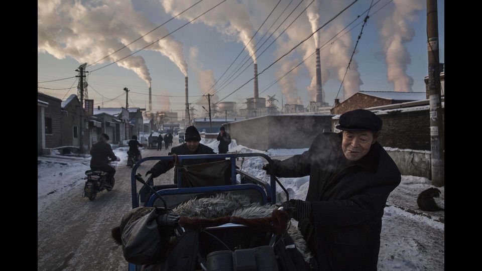 Categoria Daily Life - 1 premio singola 'China's Coal Addiction' di Kevin Frayer, Canada