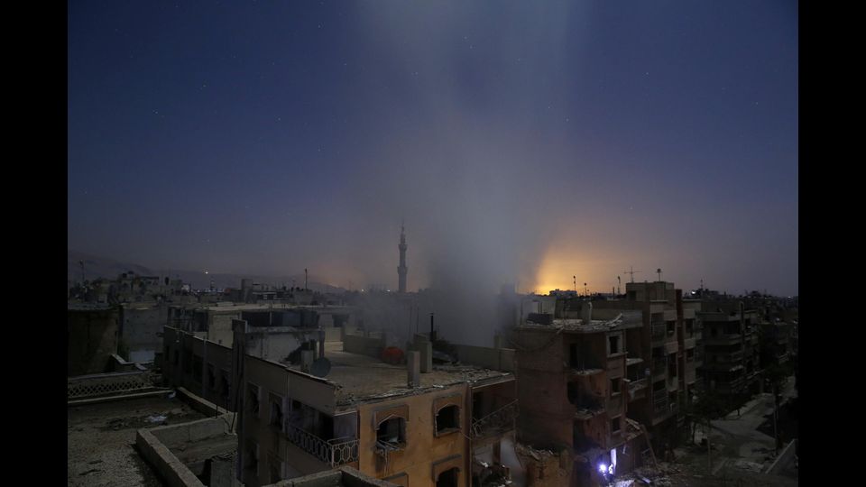 Categoria Spot News -&nbsp;1 premio storie 'Aftermath of Airstrikes in Syria' di Sameer Al-Doumy, Siria